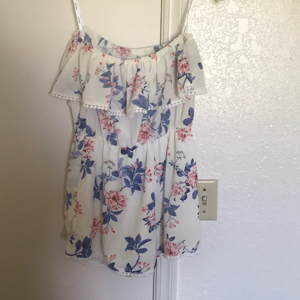 Sleeveless romper ❗️NEVER WORN ❗️